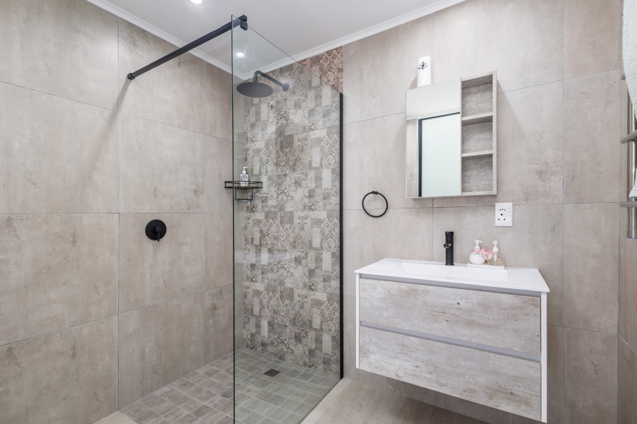 4 Bedroom Property for Sale in Baron View Western Cape